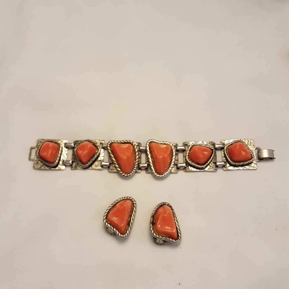 Vintage 60's Orange chunk bracelet & clip ons